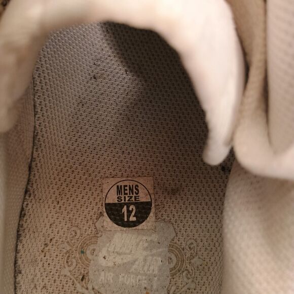 "Classic White Nike Air Force 1 Sneakers – Iconic Street Style Shoes" - Picture 4 of 5